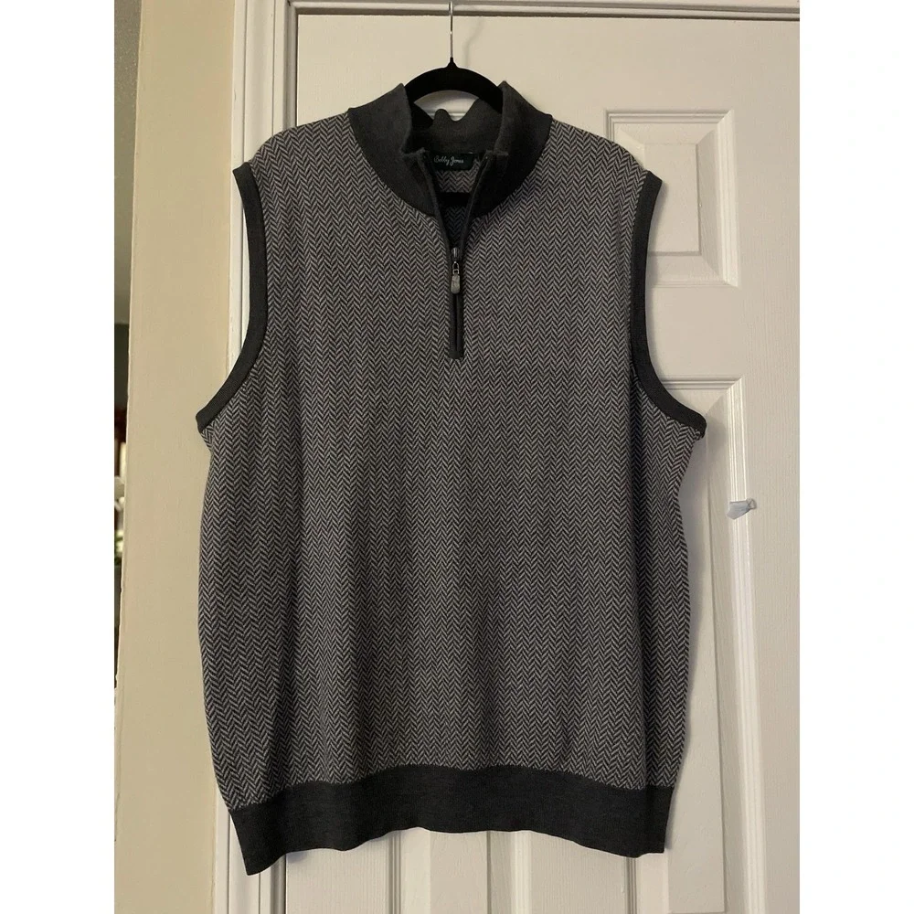 Bobby Jones pullover vest